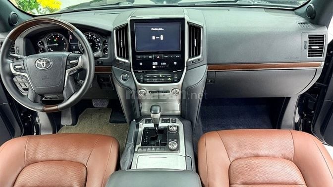 Duy nhất thị trường. Land Cruiser 5.7 nhập Mỹ 2016. Xe đi ít siêu mới.