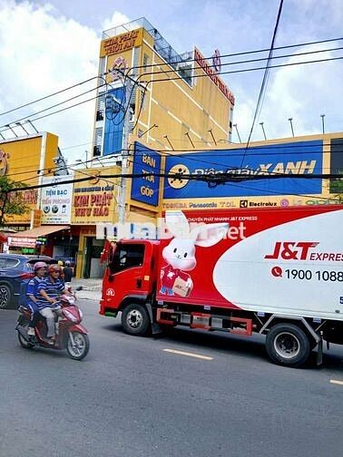 Đết đẹp mt đường giao thông huyết mạch