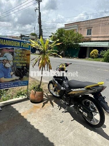 Xe côn tay Exciter 135cc màu xám vàng