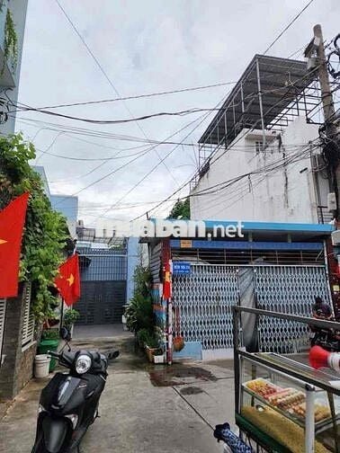 Hẻm xe hơi thông ,Nhà nát chủ yếu bán đất