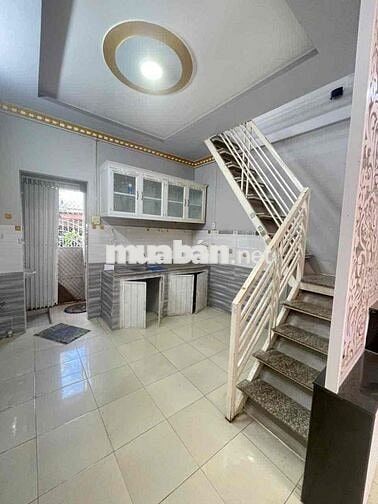 Nhà trệt lầu trục chính hẻm 577 đường 30/4