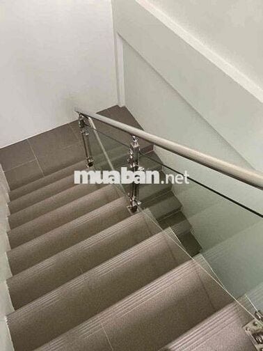 Cho thuê nhà dtsd 140m2, 3 phòng ngủ, đường Trần Phú