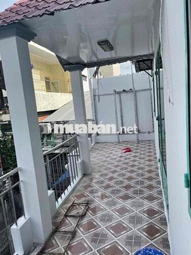 Cho thuê nhà dtsd 140m2, 3 phòng ngủ, đường Trần Phú