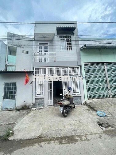 Nhà trệt lầu trục chính hẻm 577 đường 30/4
