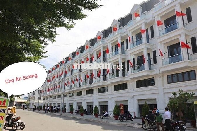 Còn *** 1 căn góc ngay đối diện chợ An Sương, Quận 12, Tp HCM.