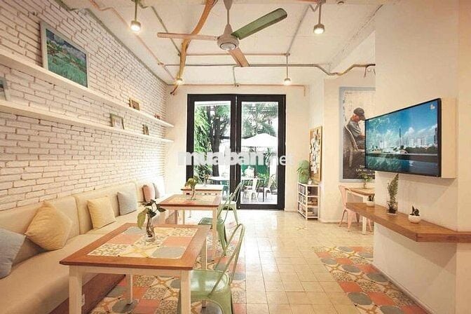 💎💎CHO THUÊ GÓC 2MT BGAY TRƯỜNG ĐH KINH TẾ TÀI CHÍNH UEF- BÌNH THẠNH !!