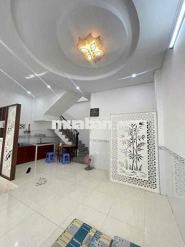 Nhà lầu 2 phòng  2 máy lạnh hẻm CMT8 gần Vincom