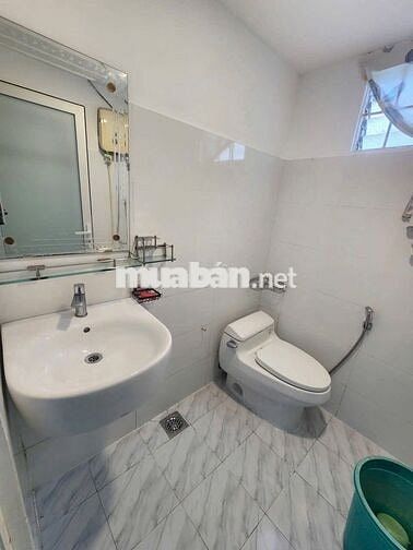 Tôi cần tiền bán gấp nhà. 3p ngủ 3wc. Sổ sẵn. Q8.
