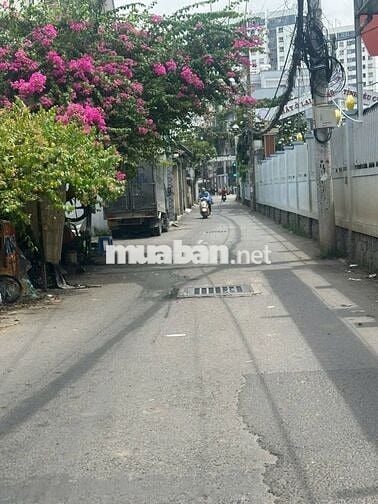 Tôi cần tiền bán gấp nhà. 3p ngủ 3wc. Sổ sẵn. Q8.
