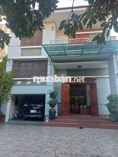 CHO THUÊ BIỆT THỰ SÂN VƯỜN 2.5 TẦNG, ĐẤT 700M2, 37.5M MẶT TIỀN ĐƯỜNG