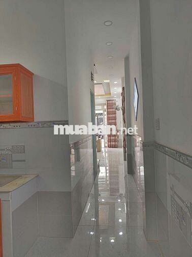 NHÀ LẦU TRUNG CHÁNH GIÁP TÔ KÝ LÊ THỊ HÀ