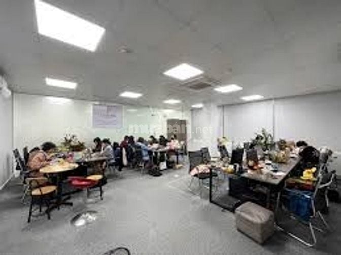 BÁN TOÀ VĂN PHÒNG THÀNH PHỐ GIAO LƯU, 100M2 × 7 TẦNG THANG MÁY, 33 TỶ 
