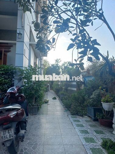 CHO THUÊ BIỆT THỰ SÂN VƯỜN 2.5 TẦNG, ĐẤT 700M2, 37.5M MẶT TIỀN ĐƯỜNG