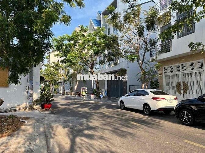 CHỈ 5.8 TỶ - NHÀ BÌNH TÂN - 64M2 - 3 TẦNG - HẺM XE HƠI
