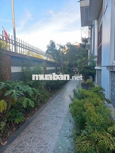 CHO THUÊ BIỆT THỰ SÂN VƯỜN 2.5 TẦNG, ĐẤT 700M2, 37.5M MẶT TIỀN ĐƯỜNG