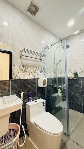 HẠ GẤP 6 TỶ - BIỆT THỰ GIÁP QUẬN 10 - MT KINH DOANH 170m2 4 TẦNG .