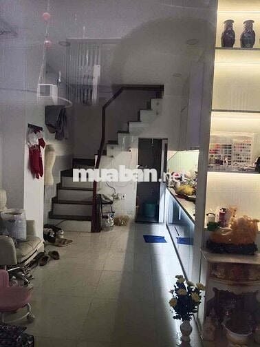 Nhà 4 lầu sát trung tâm Bùi Văn Ba mua bán vi bằng full nội thất