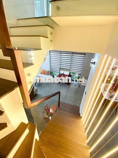 CHO THUÊ NHÀ PHỐ VƯỜN FULL NỘI THẤT 13TR Ở NGAY