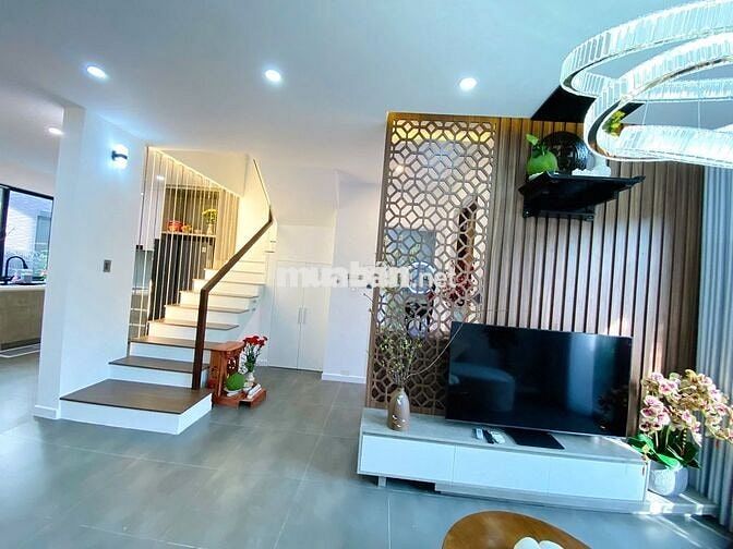 CHO THUÊ NHÀ PHỐ VƯỜN FULL NỘI THẤT 13TR Ở NGAY