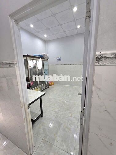 Nhà 94.6m2, 1 trệt 1 lầu, hẻm ô tô, 2 phòng ngủ, cách quốc lộ 30m