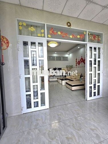 Nhà 94.6m2, 1 trệt 1 lầu, hẻm ô tô, 2 phòng ngủ, cách quốc lộ 30m