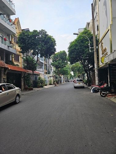 Bán đất 25x80m (1977m2)  mặt  tiền Lê Tân Bê P. An Lạc Q.Bình Tân