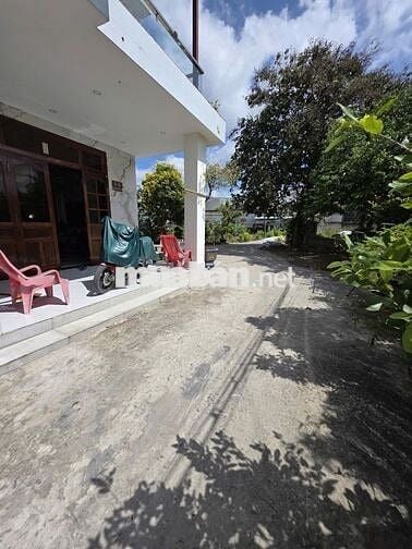 Nhà 94.6m2, 1 trệt 1 lầu, hẻm ô tô, 2 phòng ngủ, cách quốc lộ 30m