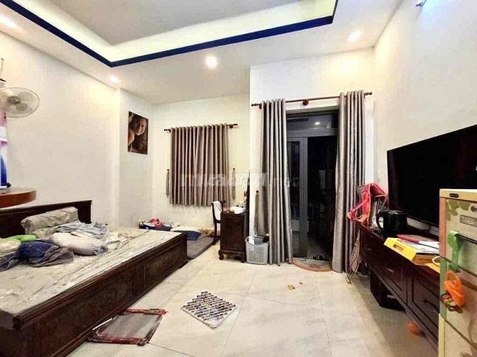 BÁN NHÀ NGAY ĐH CÔNG THƯƠNG - DT 60M2 - CHỈ 5 TỶ NHỈNH