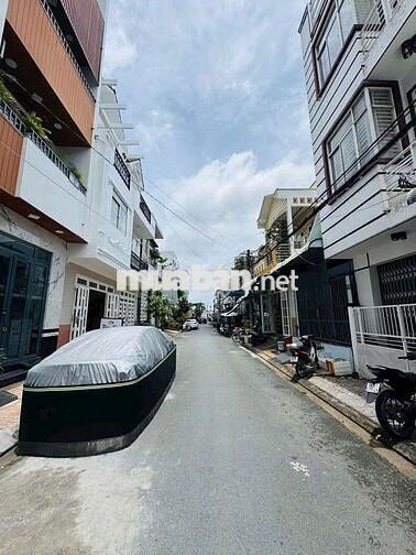 NHÀ 3 LẦU - ĐƯỜNG NGUYỄN VĂN TRỖI