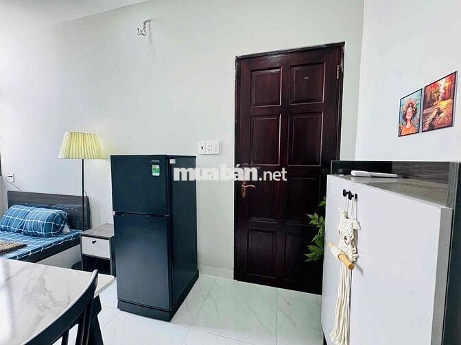 Siêu Phẩm Studio - Cửa Sổ Trời