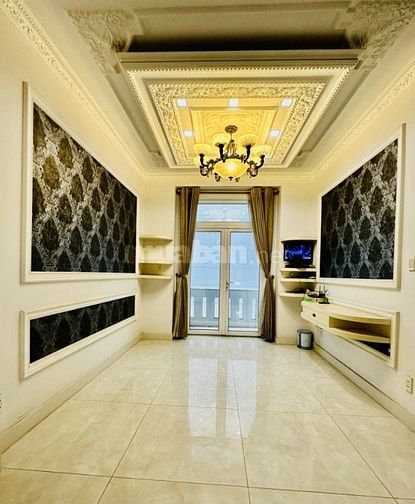 Biệt thự kiến trúc Pháp 2 mặt tiền Trường Sa, giá siêu hời chỉ 47 tỷ
