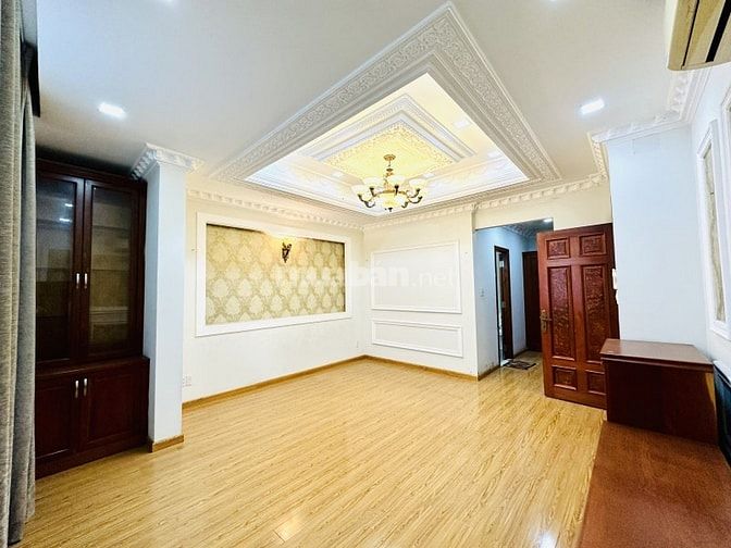 Biệt thự kiến trúc Pháp 2 mặt tiền Trường Sa, giá siêu hời chỉ 47 tỷ