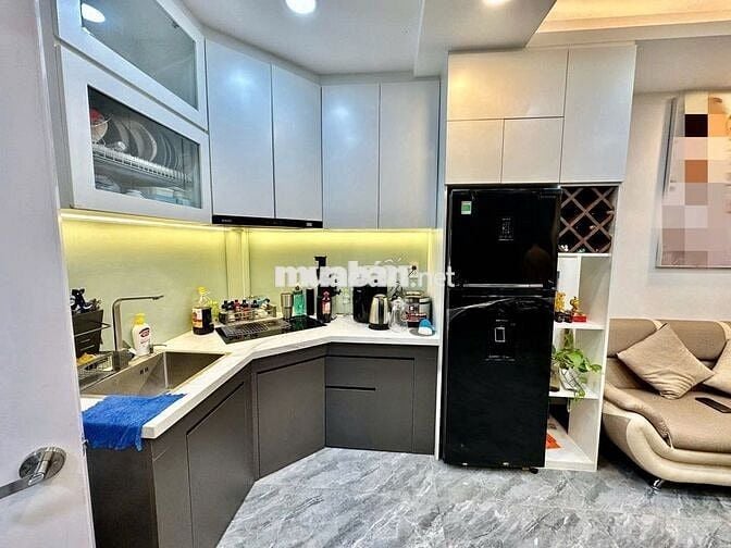 Chính chủ bán nhà ngang 5m HXH, Bến Vân Đồn Quận 4 cách đường lớn 10m