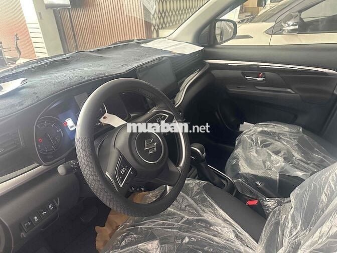 Suzuki XL7 2025 giảm mạnh lên đến 60triệu tiền mặt