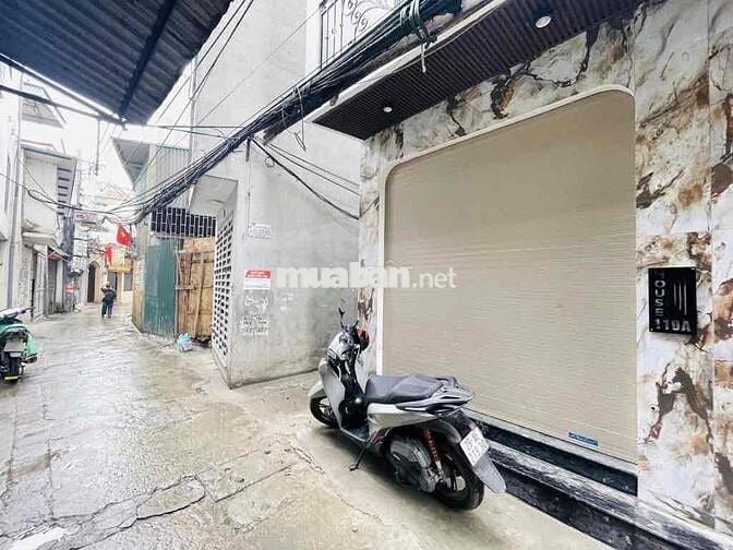 Mậu Lương 40m mt6m 5 tầng thang máy gần phố,ngõ to,an sinh cực đỉnh