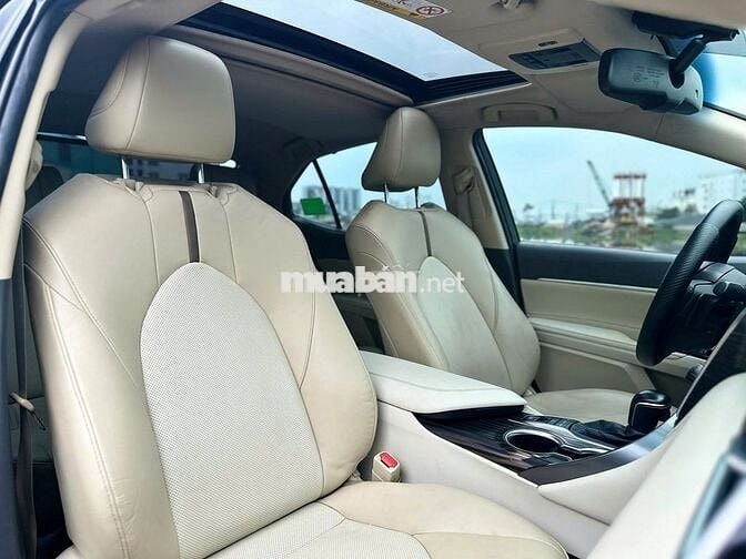 Toyota Camry 2.5Q 2021 cọp zin