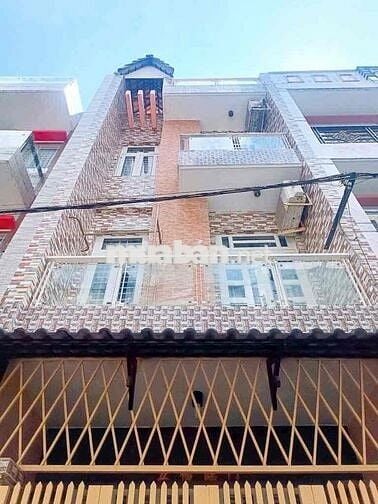 Nhà giáp Lê Văn Quới - DT:4x13 - đúc 3 tầng BTCT- hẻm xe hơi - Chỉ 5.x