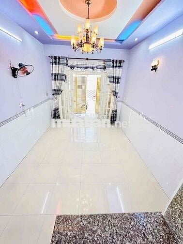 Nhà giáp Lê Văn Quới - DT:4x13 - đúc 3 tầng BTCT- hẻm xe hơi - Chỉ 5.x
