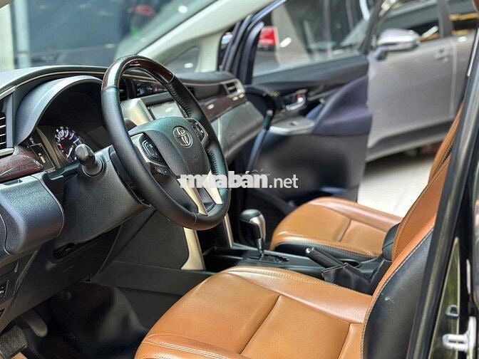 Innova 2018 Venturer còn thương lượng
