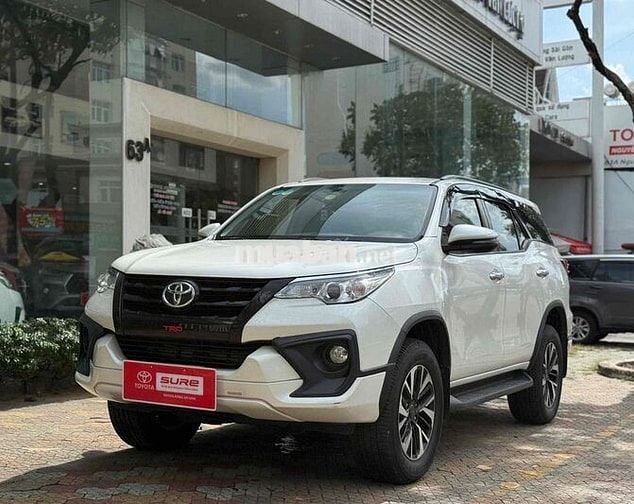 FORTUNER 2.7V Máy Xăng AT bản TRD