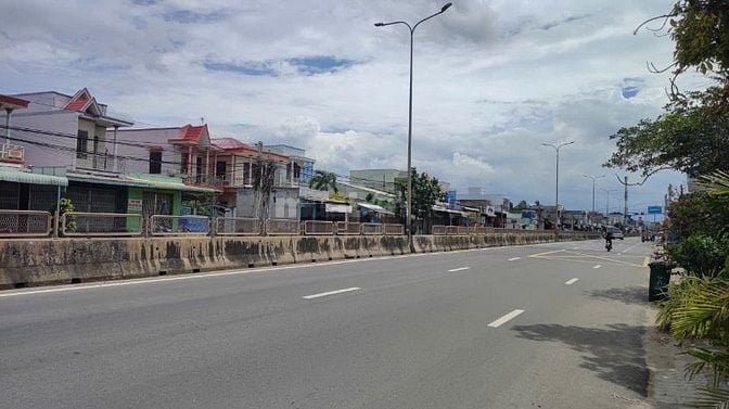 Bán nhà mặt tiền kinh doanh QL1A thị trấn Phú Long, Hàm Thuận Bắc