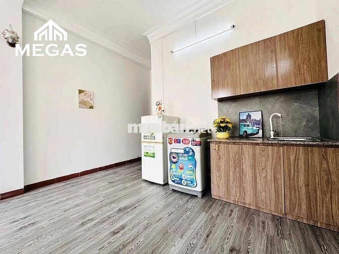 STUDIO BAN CÔNG FULL NỘI THẤT, MÁY GIẶT RIÊNG NGAY ĐH VĂN HIẾN, ÂU CƠ