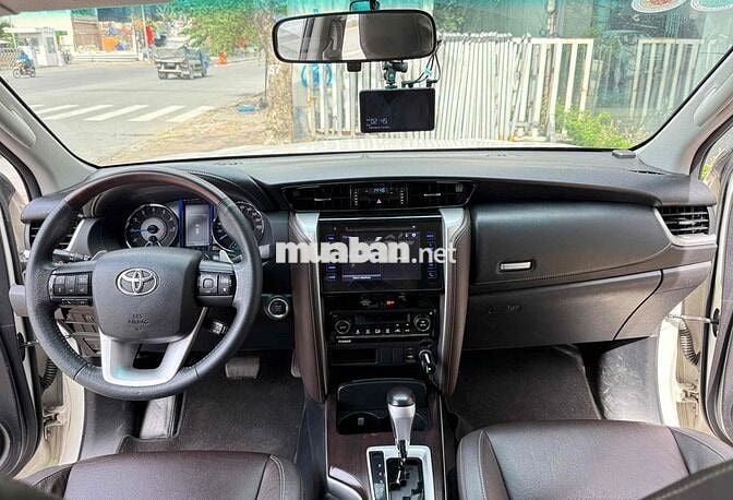 FORTUNER 2.7V Máy Xăng AT bản TRD