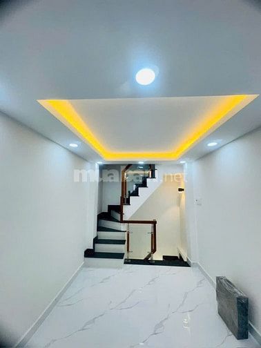 Bán nhà MT 181 Nhật Tảo, P8, Q10. DT 3x10m, trệt, lửng, 2 lầu, ST, 5P