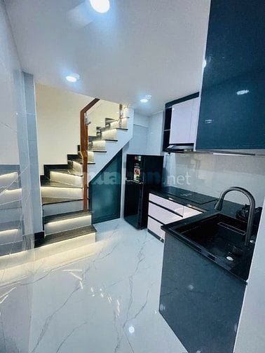 Bán nhà MT 181 Nhật Tảo, P8, Q10. DT 3x10m, trệt, lửng, 2 lầu, ST, 5P