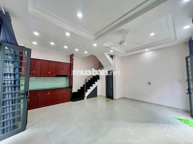 BÁN NHÀ HẺM VF3 2MT - NGANG 6,5M- 4PN-5WC - HDT 35TR-GIÁ 8TỶ2 TL 4TANG