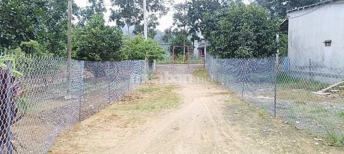 BÁN 4041m2 ĐẤT GIÁP SUỐI - CÓ 100m2 THỔ CƯ - MẶT TIỀN ĐƯỜNG NHỰA LỚN
