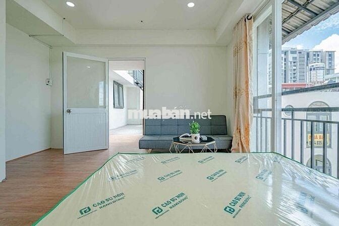 CĂN HỘ TÁCH BẾP 1PN FULL NỘI THẤT BAN CÔNG CỰC RỘNG Ở QUẬN 1