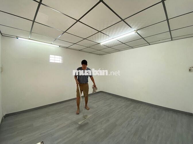Nhà ngay gần đầu hẻm Phạm Hùng 1 trệt 1 lầu