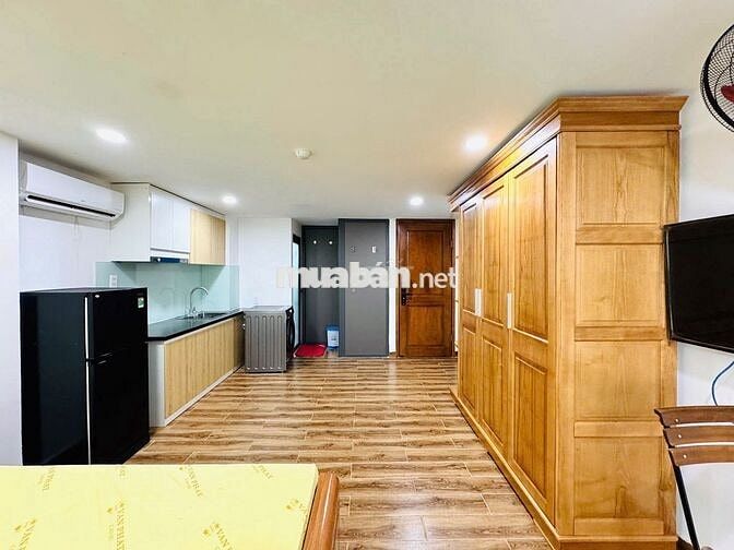 CĂN HỘ FULL NỘI THẤT CỬA SỔ TRỜI 30m2 - Thang Máy
